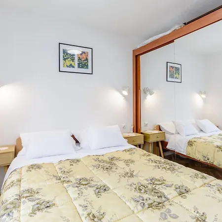 Walk St - Comfort One Bedroom With Balcony And View A2 Apartment *