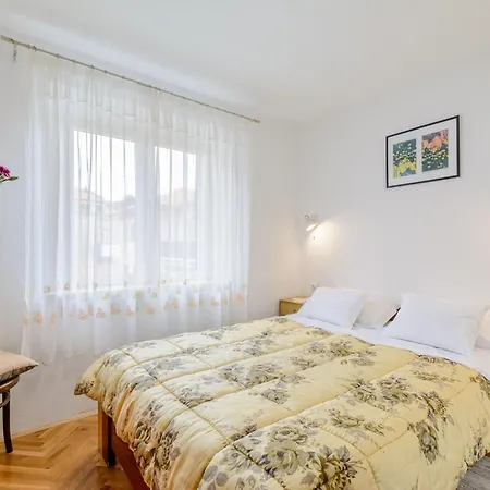 Walk St - Comfort One Bedroom With Balcony And View A2 Split