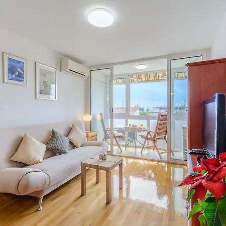 Walk St - Comfort One Bedroom With Balcony And View A2 Apartment *