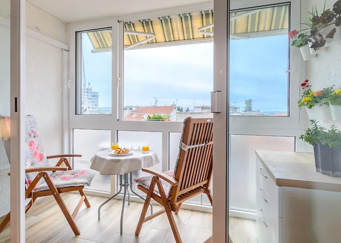 Walk St - Comfort One Bedroom With Balcony And View A2 Apartman